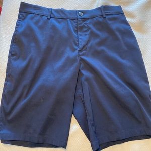 Nike golf shorts size 32 waist medium